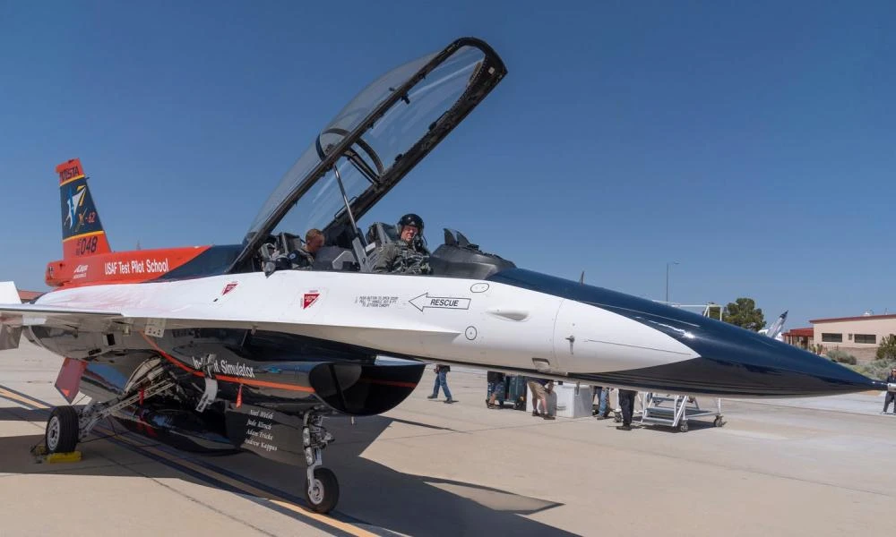 Μέχρι το 2028 οι ΗΠΑ θα επιχειρούν 1.000 μαχητικά αεροσκάφη με πιλότους τεχνητής νοημοσύνης-Τώρα δοκιμάζεται το F-16 (Βίντεο)